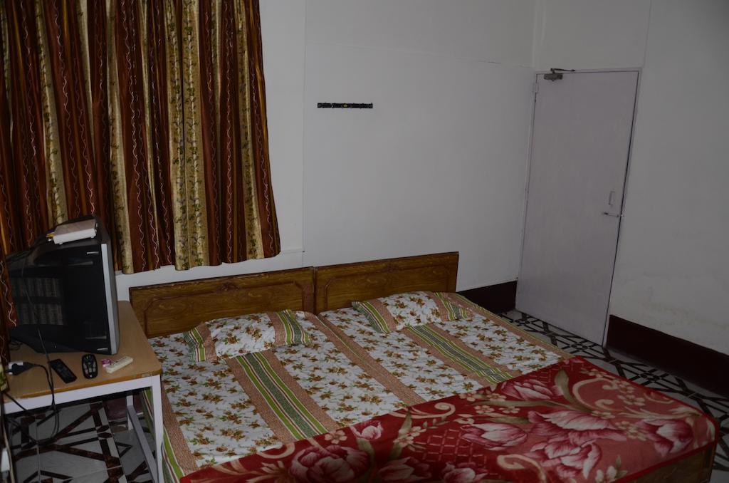 Kim Lawn Guest House Kalkuta Zewnętrze zdjęcie
